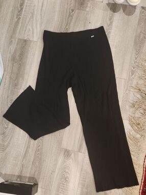 St. John Black Ribbed Knit 100% Cashmere Wide-Leg Pants